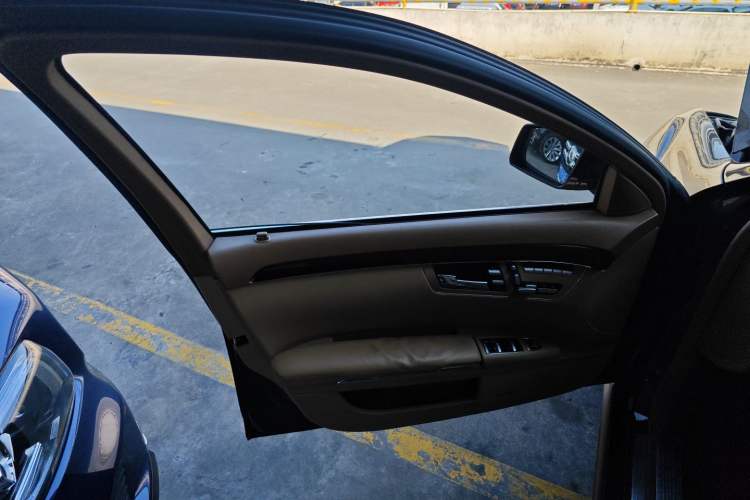 Used Mercedes-Benz S-Class 2012 S 400 L HYBRID Grand Edition Interior 7