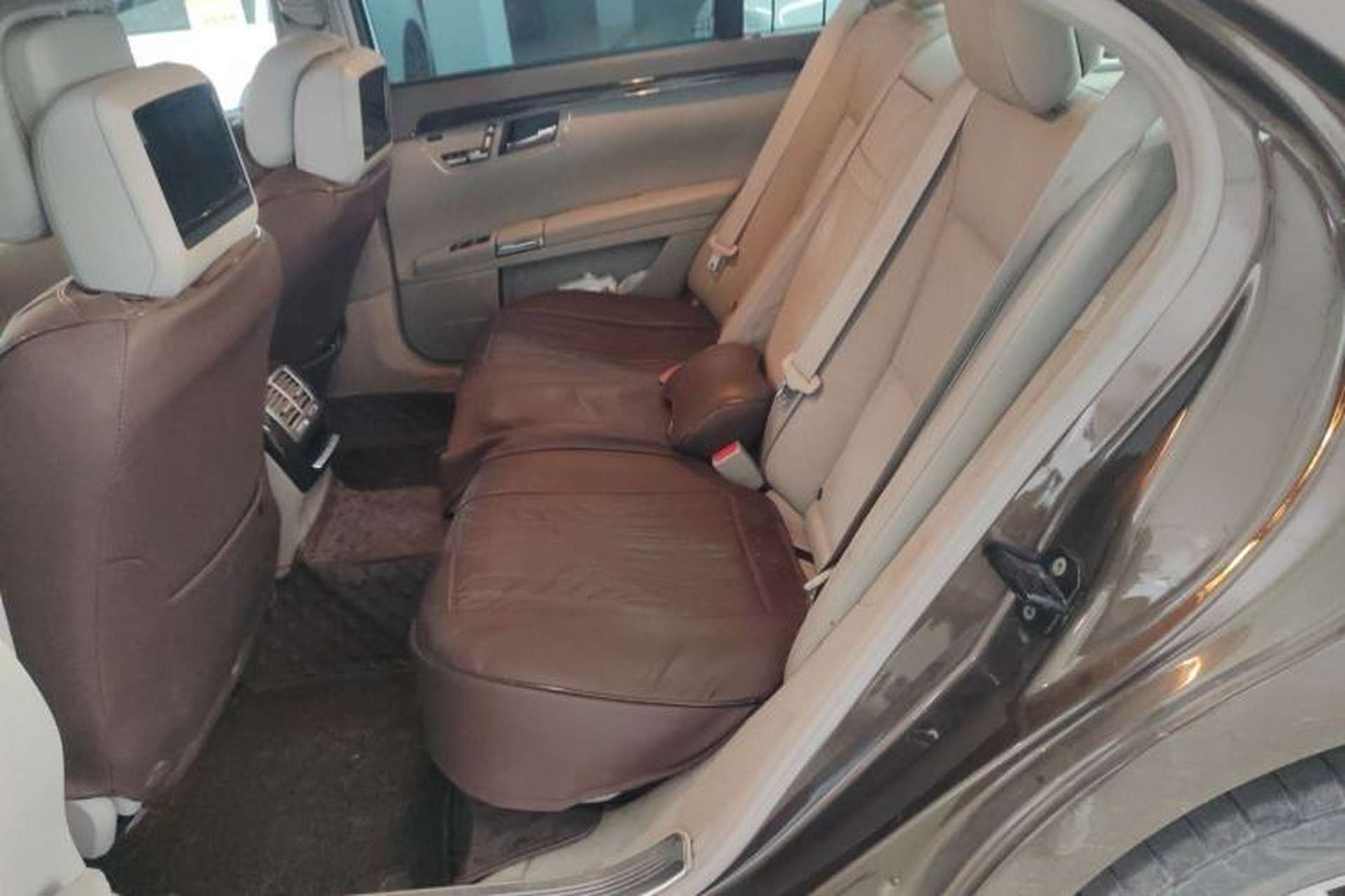 Used Mercedes-Benz S-Class 2012 S 300 L Business-Class Grand Edition Left Rear Seat