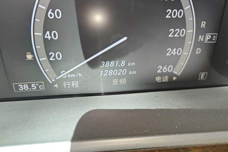Used Mercedes-Benz S-Class 2012 S 300 L Business-Class Grand Edition Odometer Close Up
