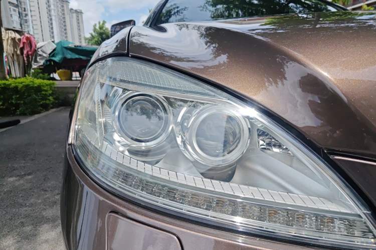 Used Mercedes-Benz S-Class 2012 S 300 L Business-Class Grand Edition Right Front Headlight