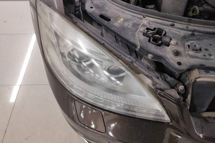 Used Mercedes-Benz S-Class 2012 S 300 L Business-Class Grand Edition Right Front Headlight