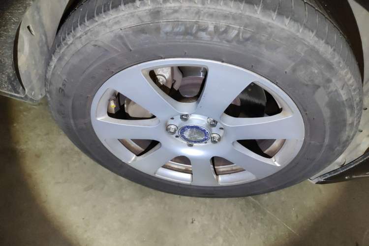 Used Mercedes-Benz S-Class 2012 S 300 L Business-Class Grand Edition Right Front Wheel Hub