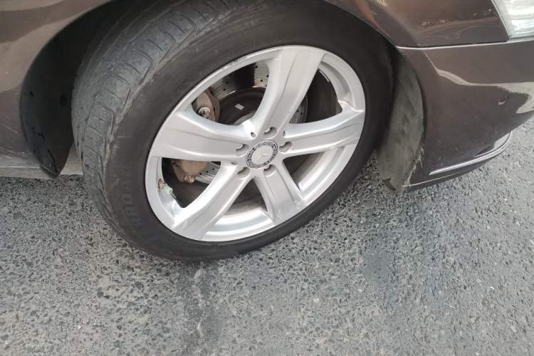 Used Mercedes-Benz S-Class 2012 S 300 L Business Standard Model Right Front Wheel Hub