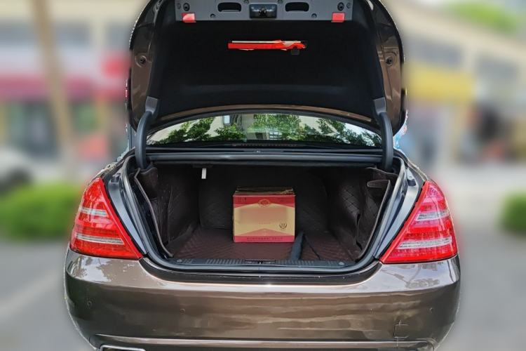 Used Mercedes-Benz S-Class 2012 S 300 L Business-Class Grand Edition Trunk
