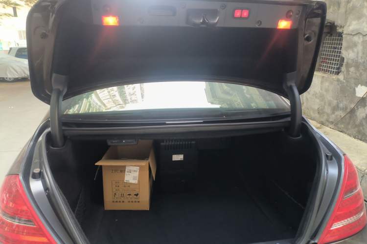 Used Mercedes-Benz S-Class 2012 S 400 L HYBRID Grand Edition Trunk