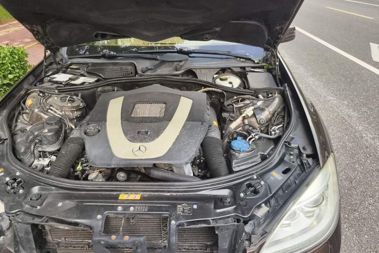 Used Mercedes-Benz S-Class 2012 S 300 L Business-Class Grand Edition Engine Bay Left