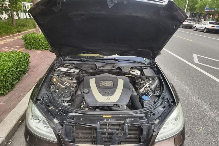 Used Mercedes-Benz S-Class 2012 S 300 L Business-Class Grand Edition Engine Bay