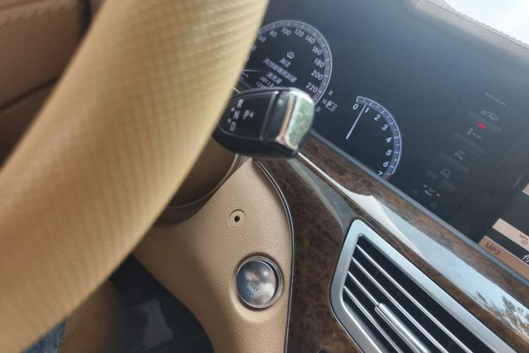 Used Mercedes-Benz S-Class 2012 S 300 L Business-Class Grand Edition Gear Lever