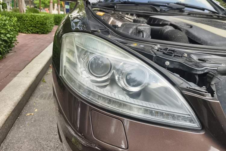 Used Mercedes-Benz S-Class 2012 S 300 L Business-Class Grand Edition Right Front Headlight