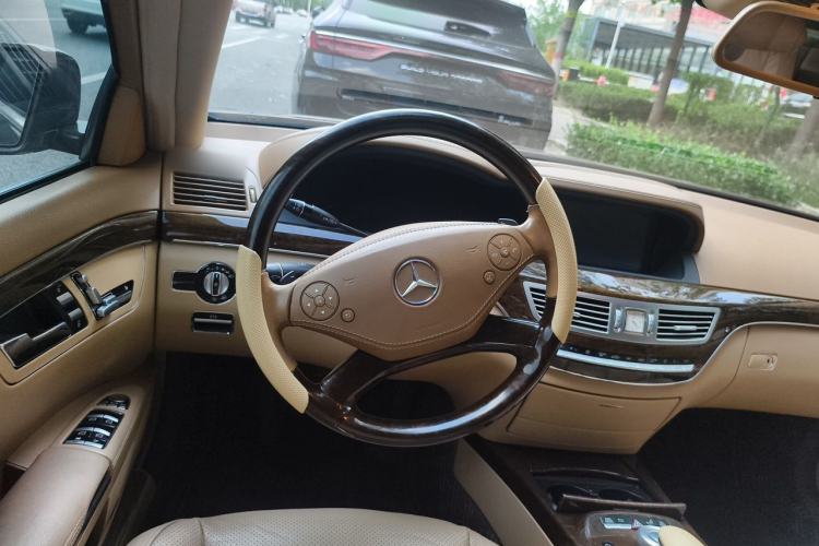 Used Mercedes-Benz S-Class 2012 S 300 L Business-Class Grand Edition Steering Wheel