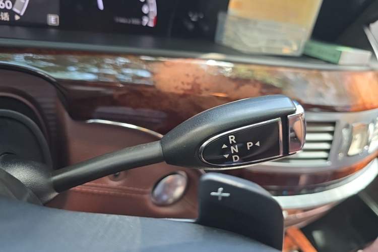 Used Mercedes-Benz S-Class 2012 S 300 L Business Standard Model Gear Lever