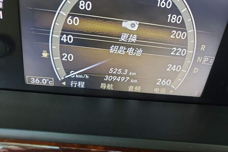 Used Mercedes-Benz S-Class 2012 S 300 L Business Standard Model Odometer Close Up