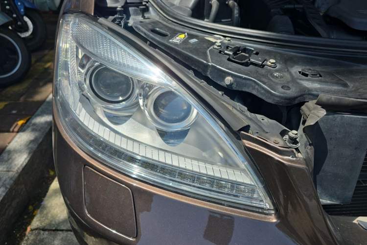 Used Mercedes-Benz S-Class 2012 S 300 L Business Standard Model Right Front Headlight