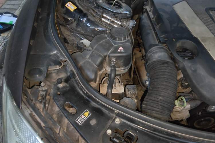 Used Mercedes-Benz S-Class 2012 S 300 L Business Standard Model Engine Bay Right