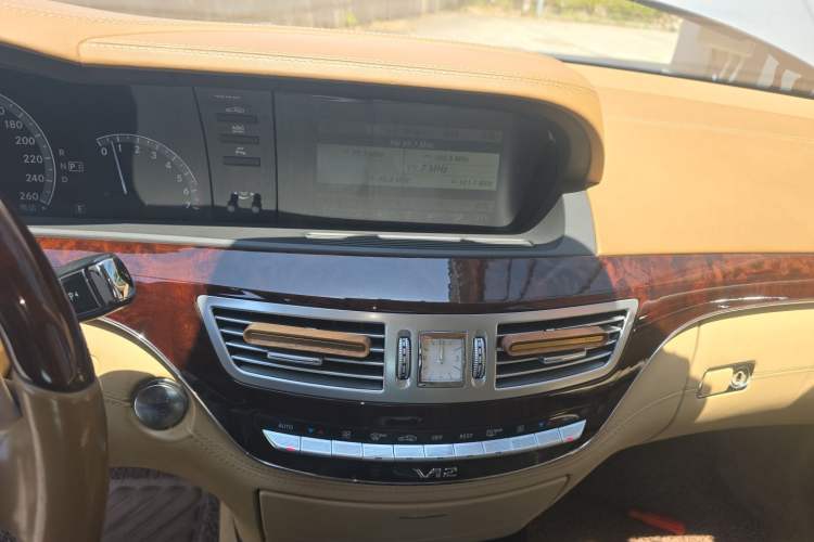 Used Mercedes-Benz S-Class 2012 S 600 L Grand Edition Audio And AC Panel