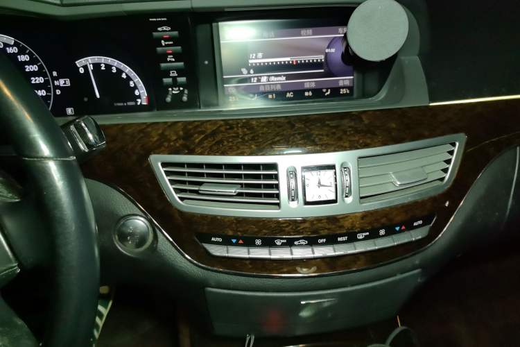 Used Mercedes-Benz S-Class 2012 S 300 L Business-Class Grand Edition Audio And AC Panel