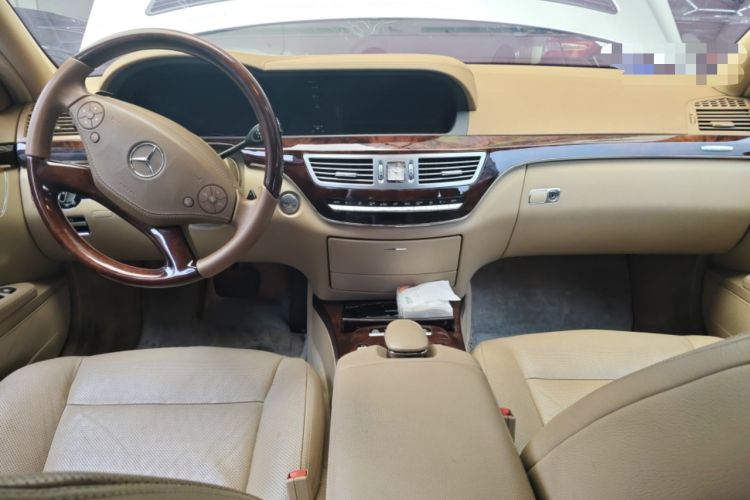 Used Mercedes-Benz S-Class 2012 S 350 L Grand Edition Center Console