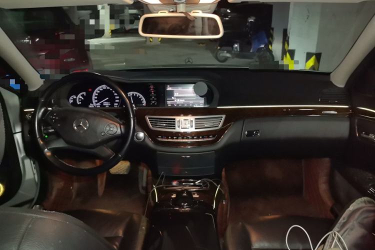 Used Mercedes-Benz S-Class 2012 S 300 L Business-Class Grand Edition Center Console