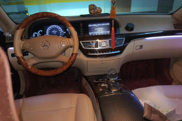 Used Mercedes-Benz S-Class 2012 S 300 L Prestige Grand Edition Center Console