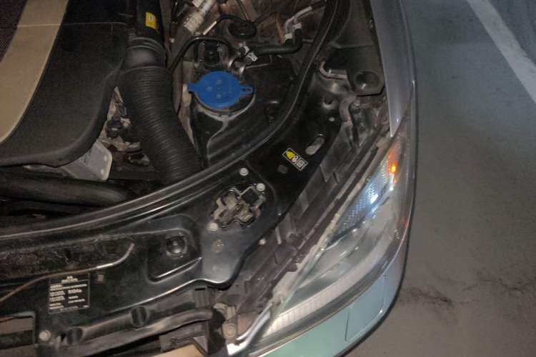 Used Mercedes-Benz S-Class 2012 S 300 L Prestige Grand Edition Engine Bay Left