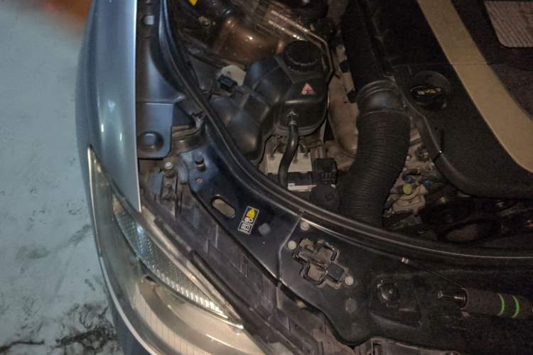 Used Mercedes-Benz S-Class 2012 S 300 L Prestige Grand Edition Engine Bay Right