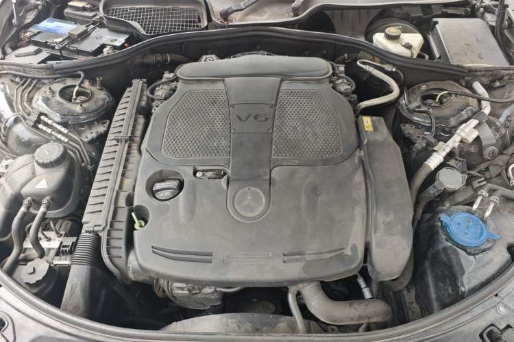 Used Mercedes-Benz S-Class 2012 S 350 L Grand Edition Engine Bay