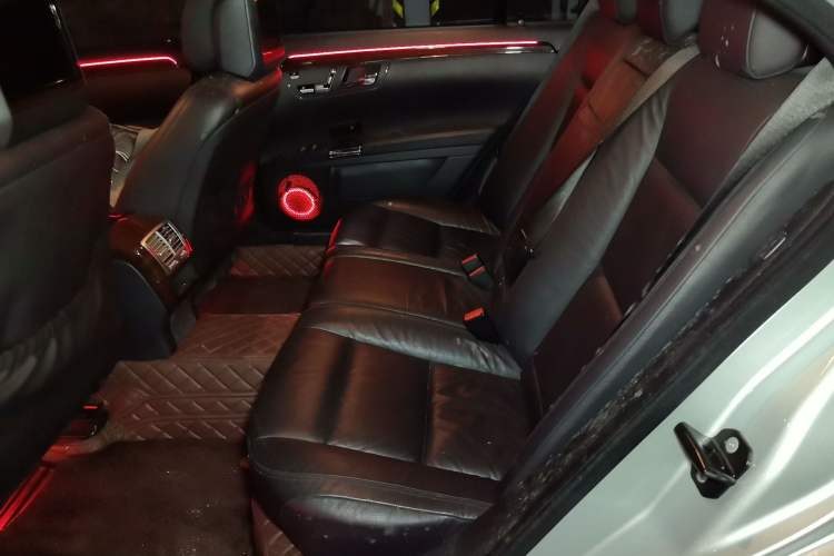 Used Mercedes-Benz S-Class 2012 S 300 L Business-Class Grand Edition Left Rear Seat