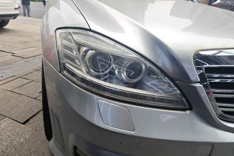Used Mercedes-Benz S-Class 2012 S 350 L Grand Edition Right Front Headlight