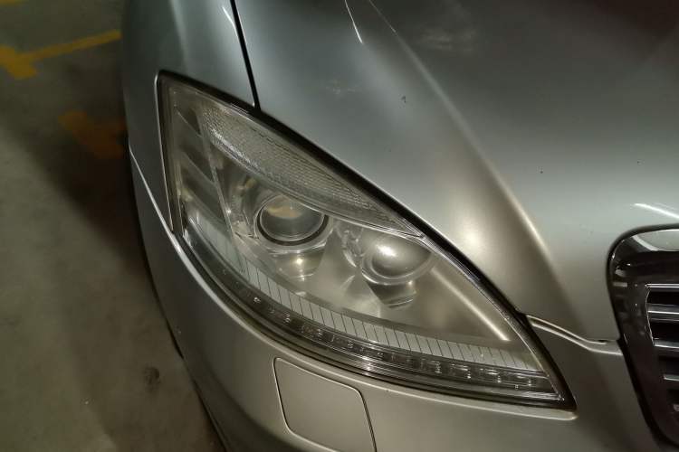 Used Mercedes-Benz S-Class 2012 S 300 L Business-Class Grand Edition Right Front Headlight