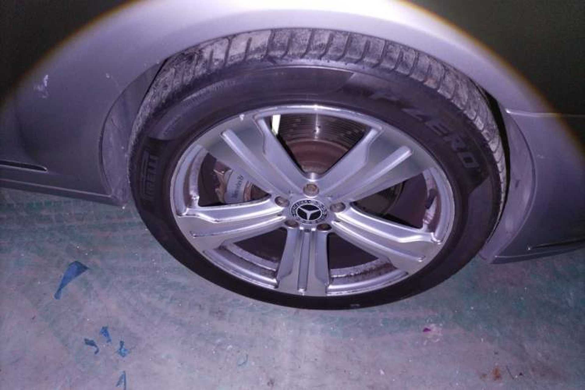 Used Mercedes-Benz S-Class 2012 S 600 L Grand Edition Right Front Wheel Hub