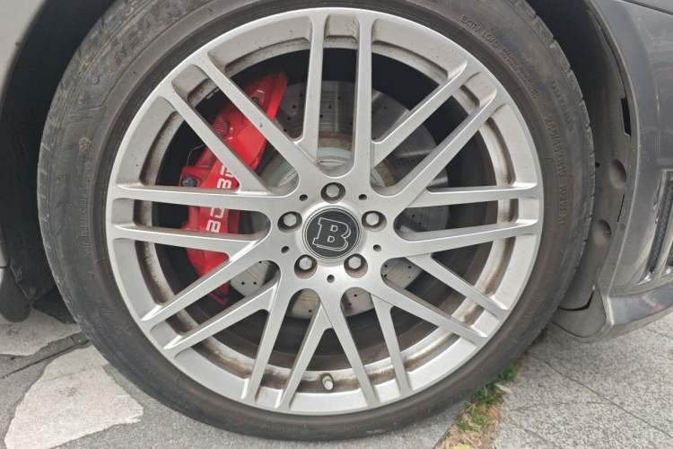 Used Mercedes-Benz S-Class 2012 S 350 L Grand Edition Right Front Wheel Hub