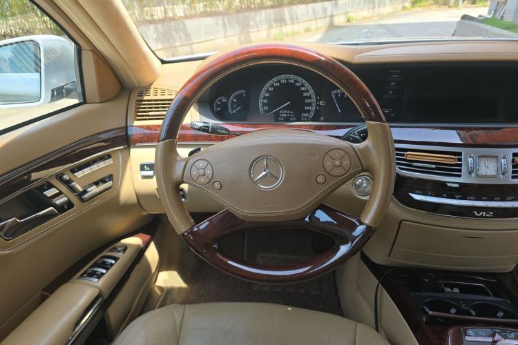 Used Mercedes-Benz S-Class 2012 S 600 L Grand Edition Steering Wheel