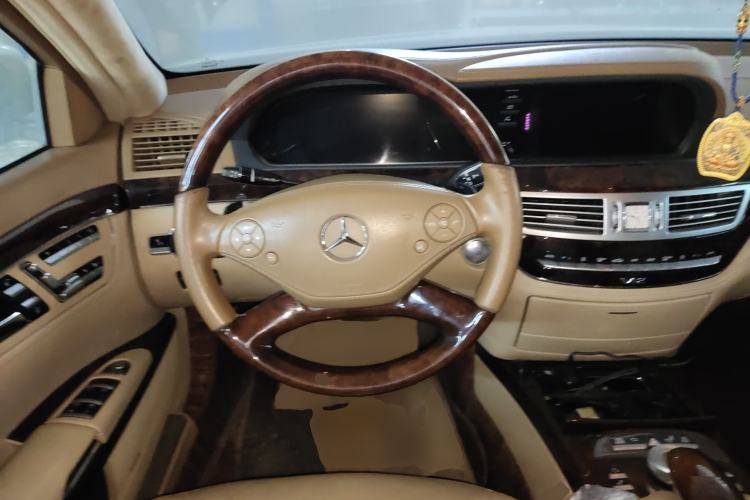 Used Mercedes-Benz S-Class 2012 S 600 L Grand Edition Steering Wheel