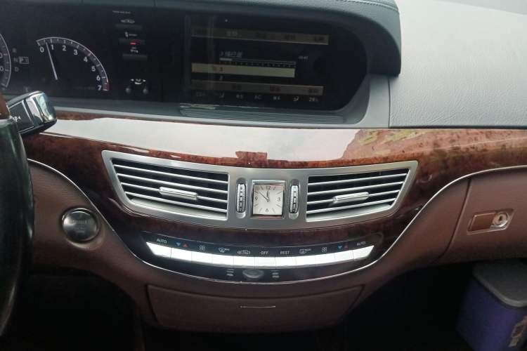 Used Mercedes-Benz S-Class 2012 S 300 L Luxury Grand Edition Audio And AC Panel