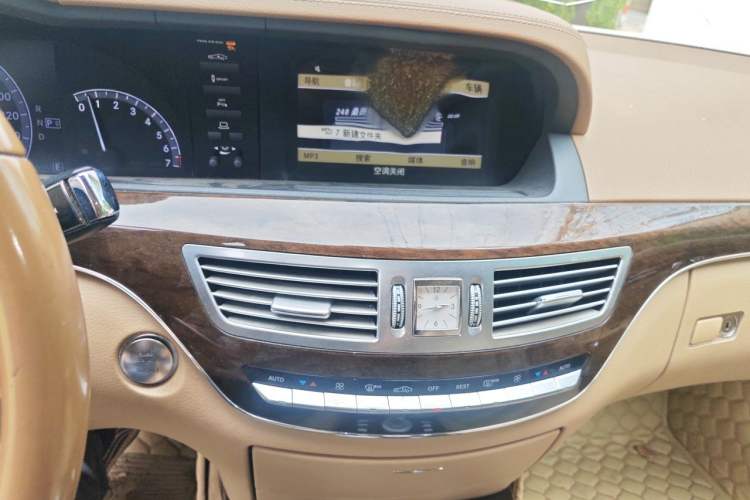 Used Mercedes-Benz S-Class 2012 S 300 L Business-Class Grand Edition Audio And AC Panel