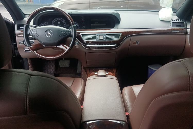 Used Mercedes-Benz S-Class 2012 S 300 L Luxury Grand Edition Center Console