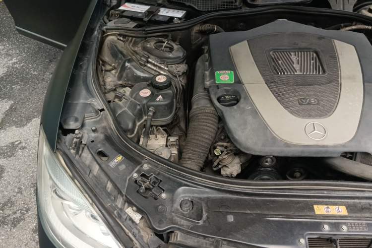 Used Mercedes-Benz S-Class 2012 S 300 L Luxury Grand Edition Engine Bay Right