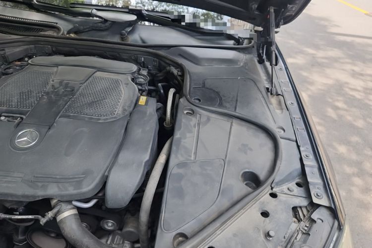 Used Mercedes-Benz S-Class  Engine Bay Left