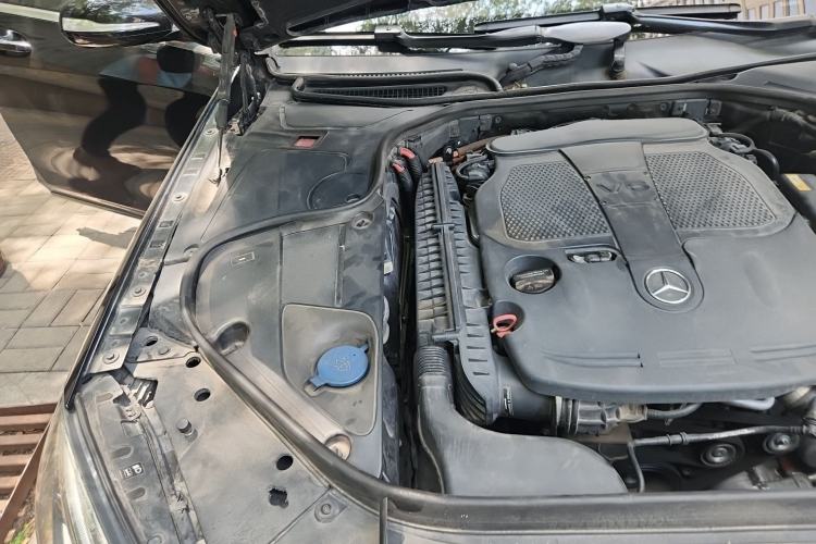 Used Mercedes-Benz S-Class  Engine Bay Right