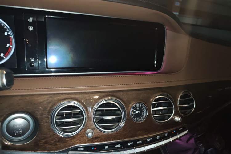 Used Mercedes-Benz S-Class 2014 S 320 L Business Model Audio And AC Panel