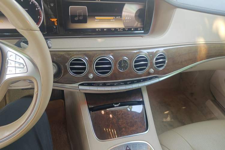 Used Mercedes-Benz S-Class 2014 S 400 L Prestige Edition Audio And AC Panel