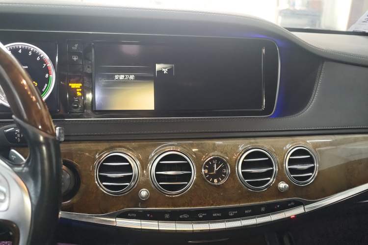 Used Mercedes-Benz S-Class 2014 S 400 L HYBRID Audio And AC Panel
