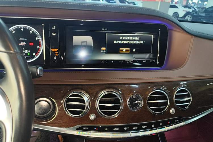 Used Mercedes-Benz S-Class 2014 S 320 L Business Model Audio And AC Panel