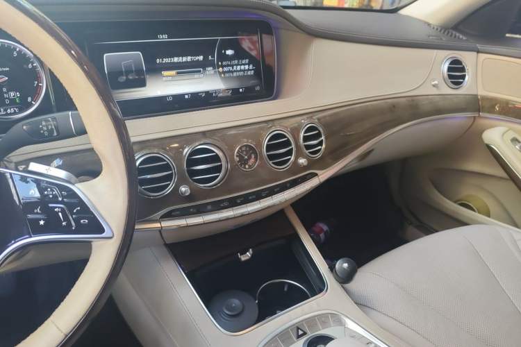 Used Mercedes-Benz S-Class 2014 S 400 L Prestige Edition Audio And AC Panel