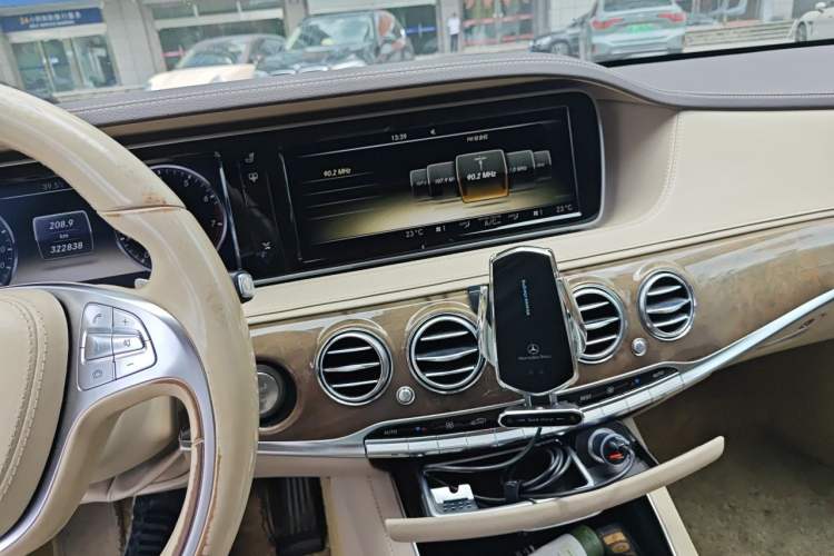 Used Mercedes-Benz S-Class 2014 S 400 L Prestige Edition Audio And AC Panel