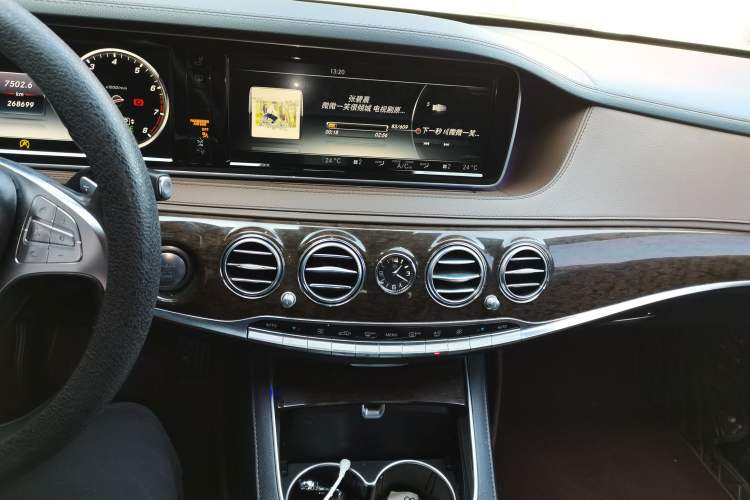 Used Mercedes-Benz S-Class 2014 S 320 L Business Model Audio And AC Panel