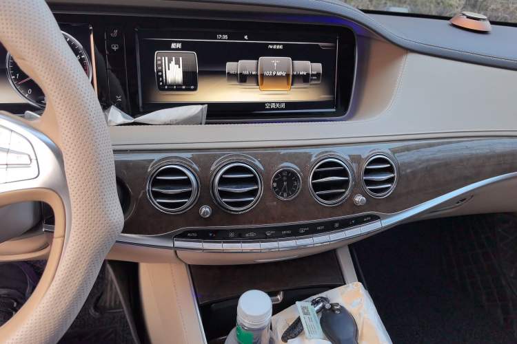 Used Mercedes-Benz S-Class 2014 S 400 L Prestige Edition Audio And AC Panel