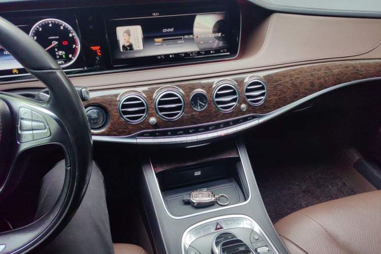 Used Mercedes-Benz S-Class 2014 S 320 L Business Model Audio And AC Panel