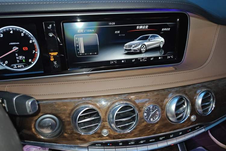 Used Mercedes-Benz S-Class 2014 S 320 L Business Model Audio And AC Panel
