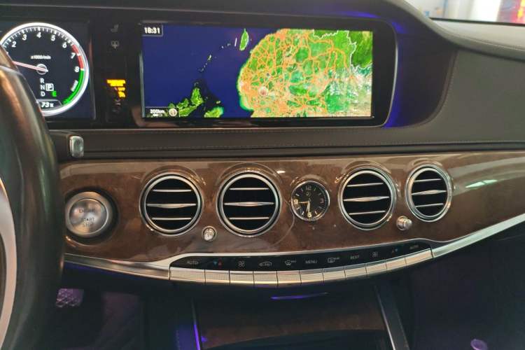 Used Mercedes-Benz S-Class 2014 S 400 L HYBRID Audio And AC Panel
